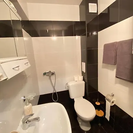 By Thе Sea Apartman